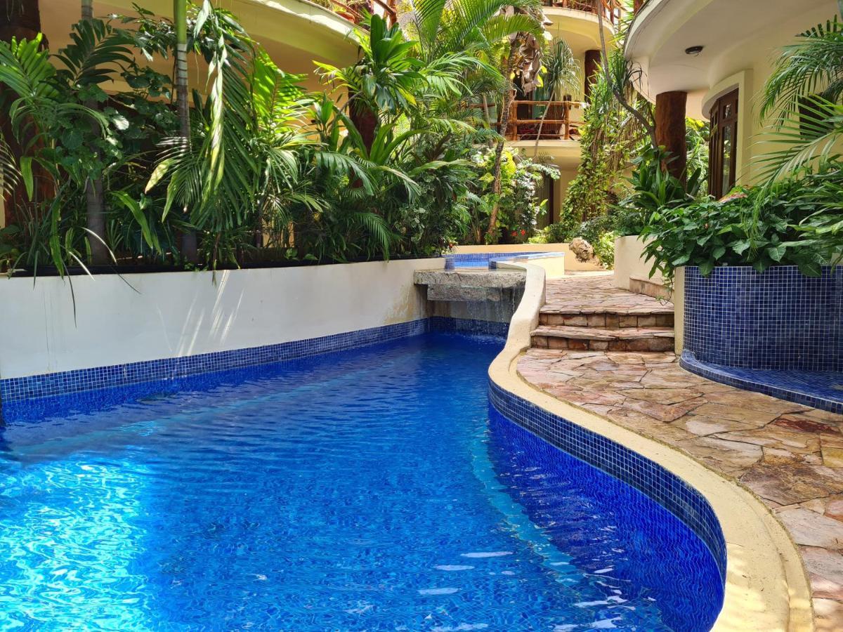 Villa Luxury Steps To The & 5ta Av, Amazing