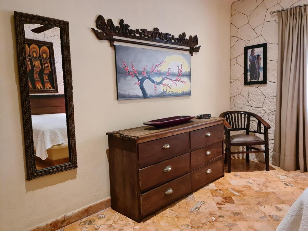 Luxury Steps To The & 5ta Av, Amazing Villa