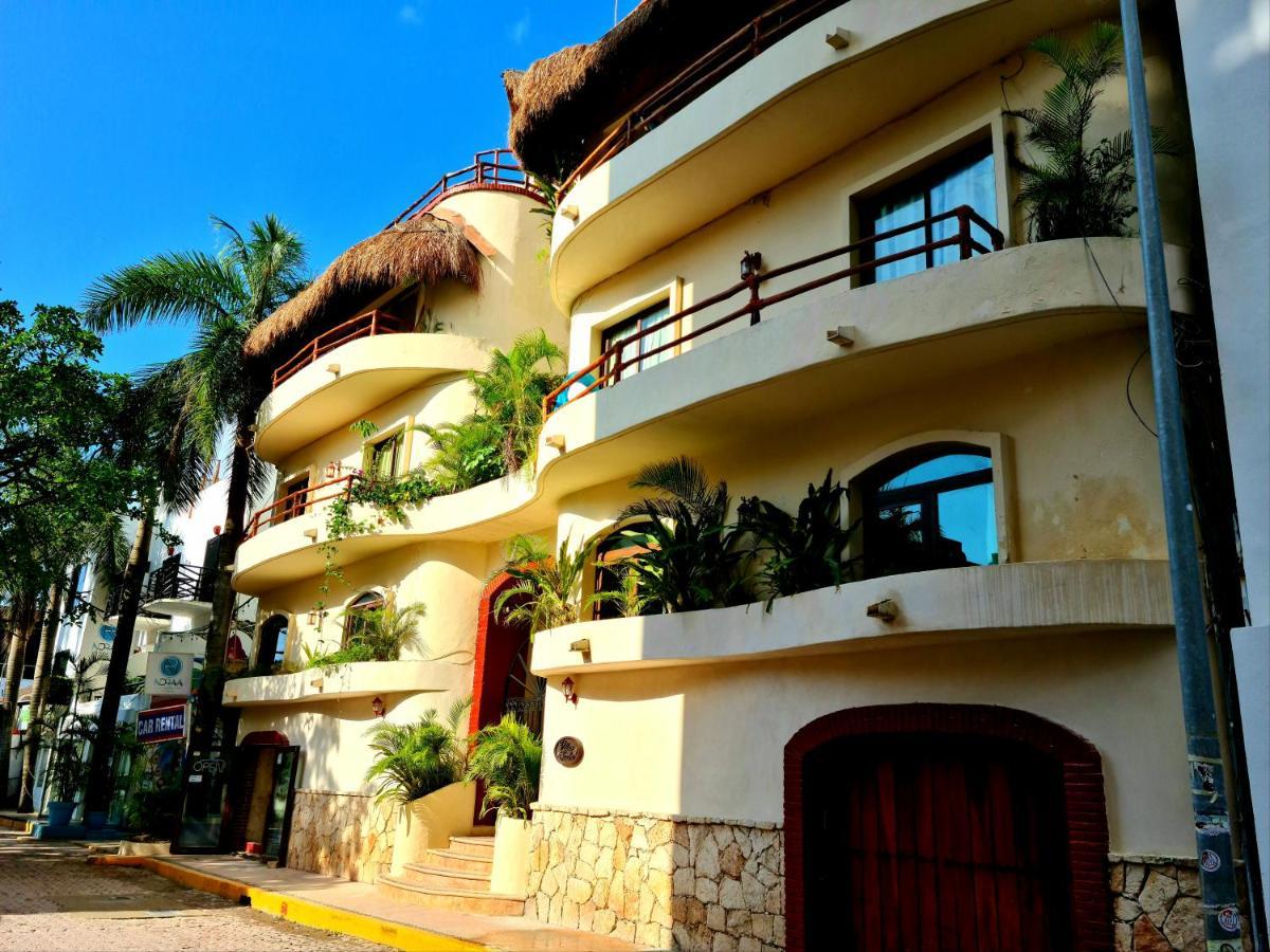 Luxury Steps To The & 5ta Av, Amazing